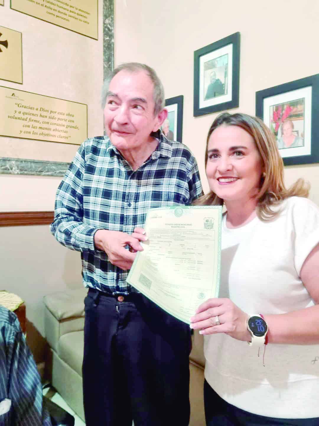 Recuperan abuelitos identidad Recuperan abuelitos identidad