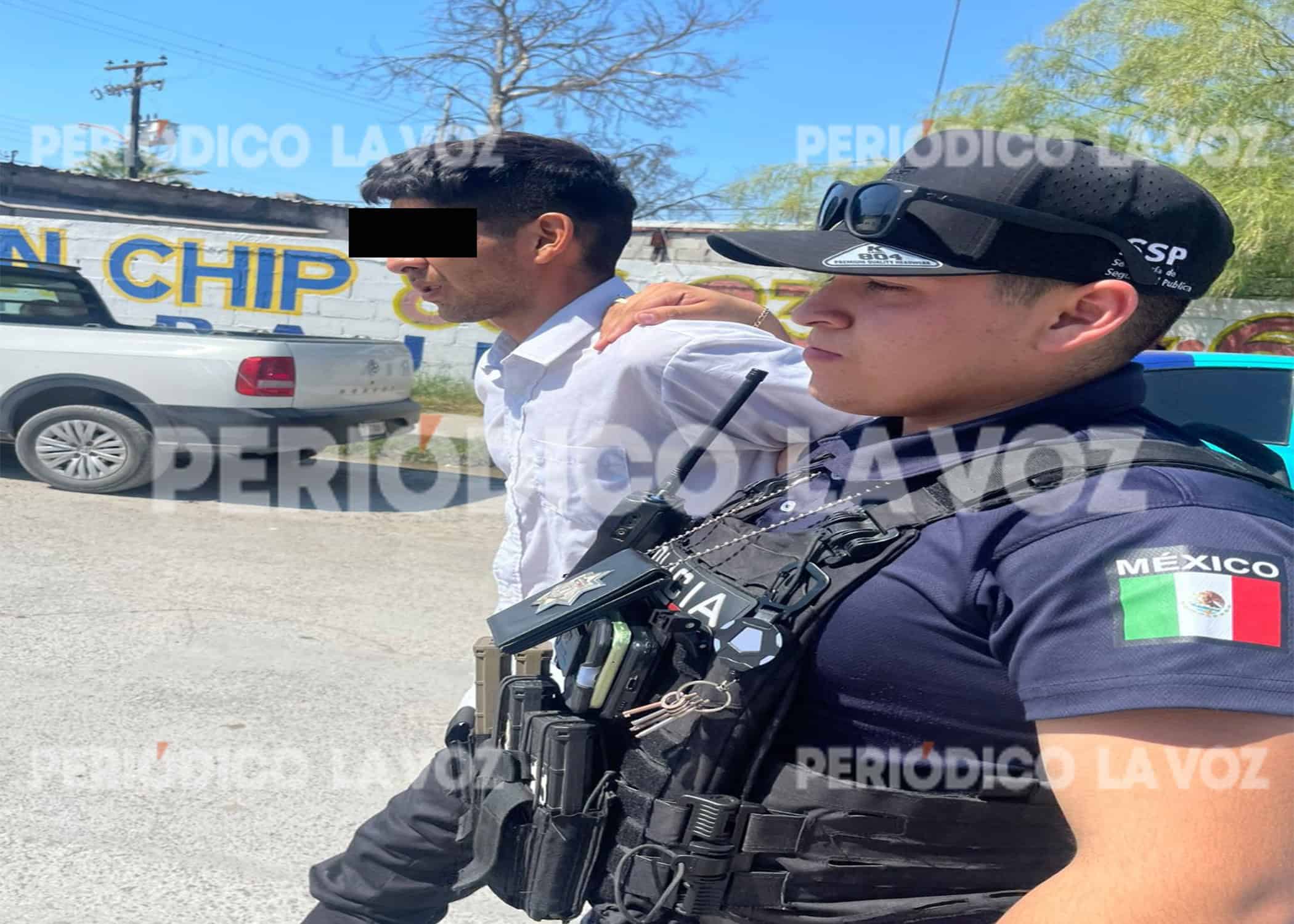 Julio César fue sorprendido robando en una casa de la colonia Las Flores.