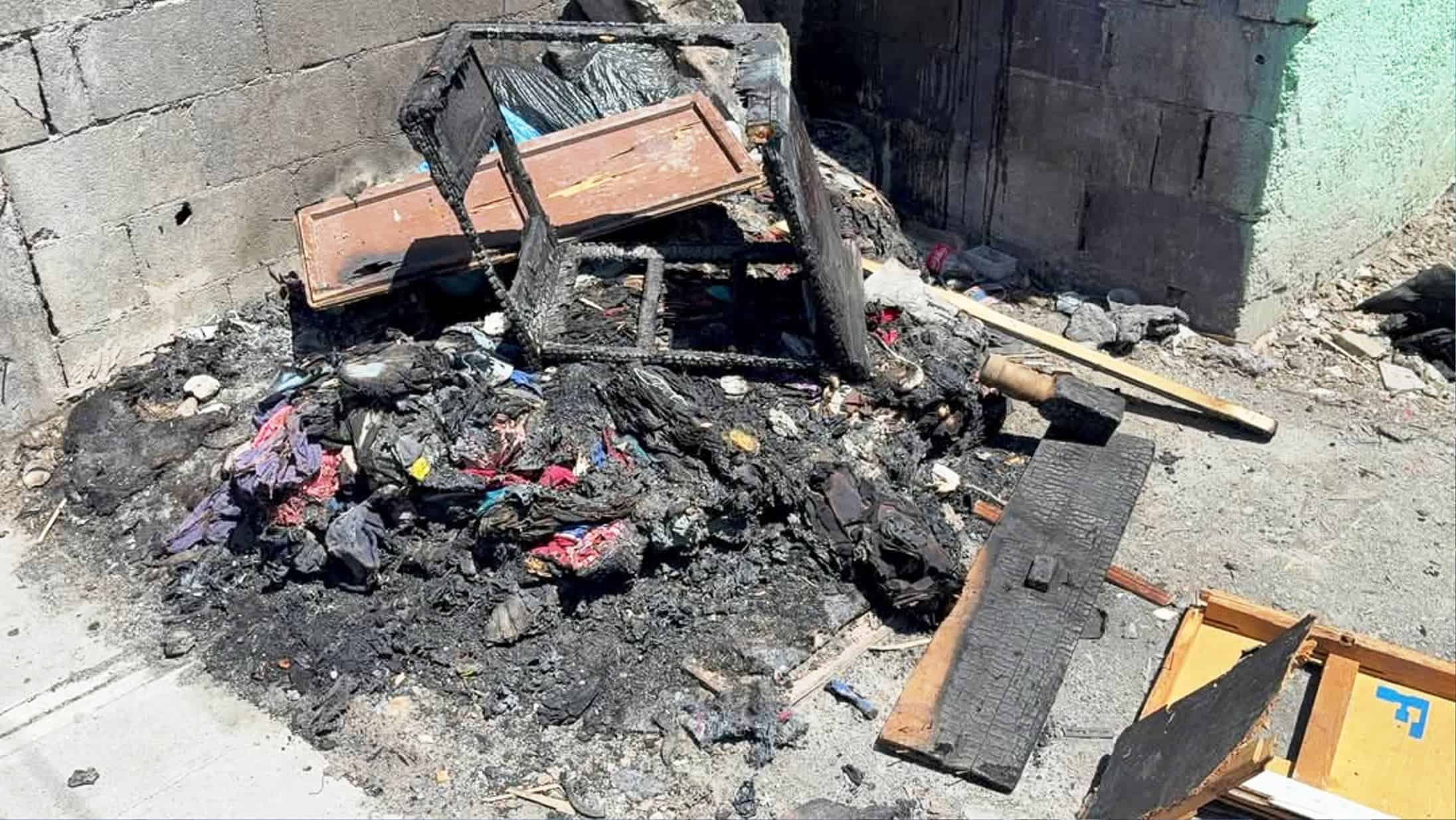 Consume incendio planta alta de casa