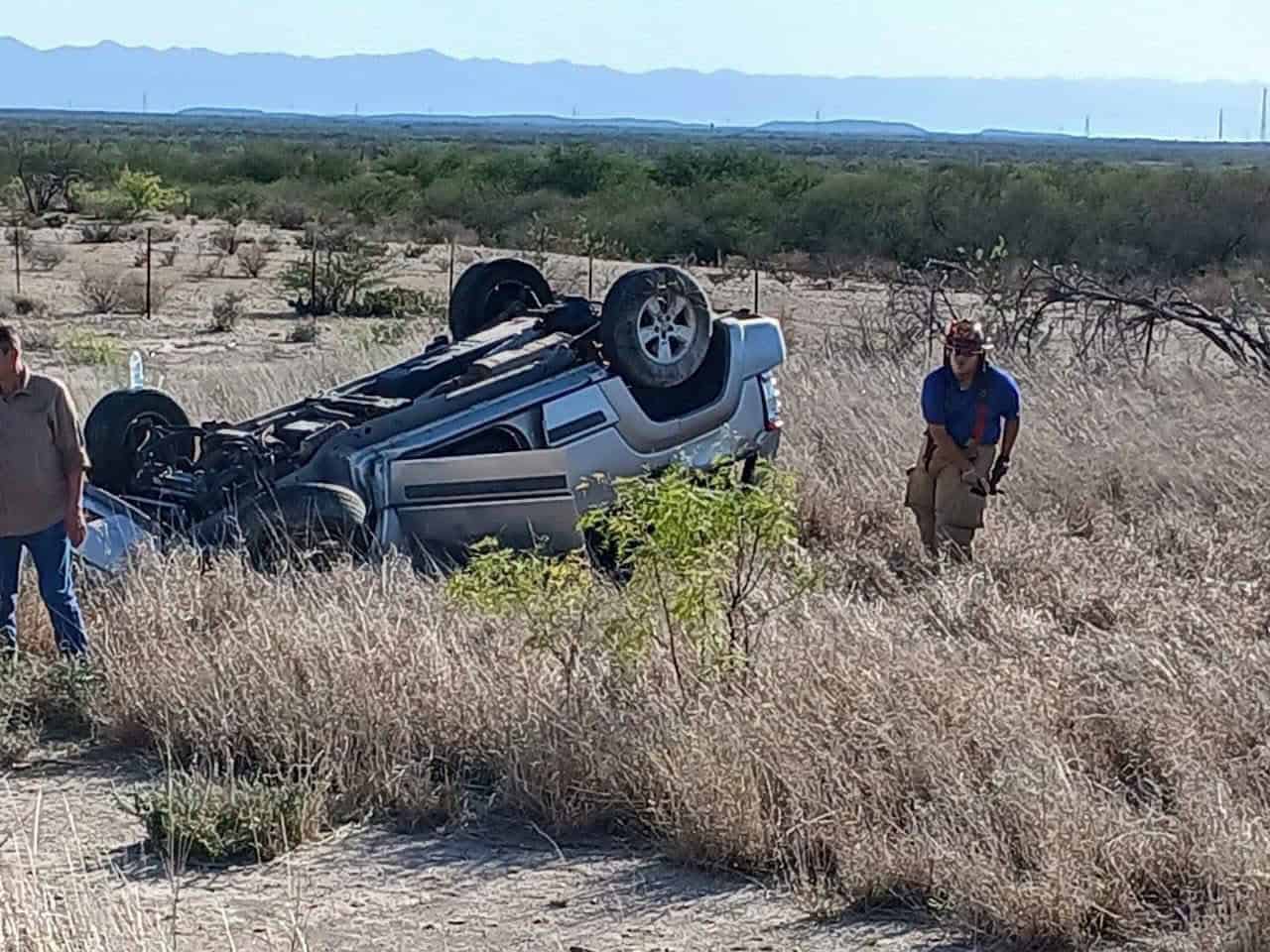 Volcadura en autopista Premier deja a mujer lesionada; moviliza a cuerpos de emergencia