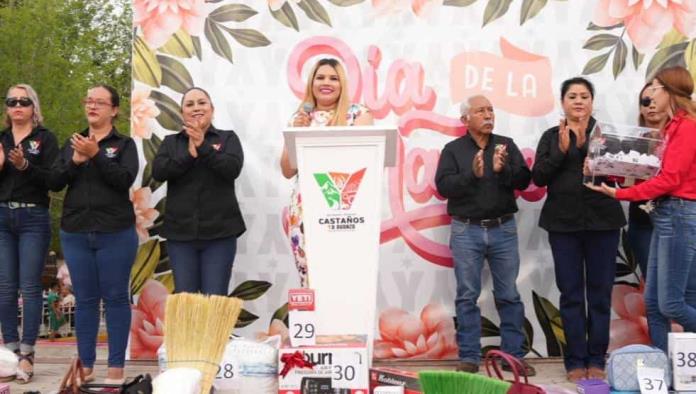 Celebra Yesica el día de las madres