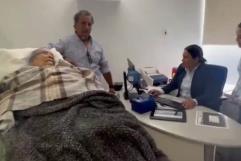 Mujer en cama es obligada a ir a banco para comprobar su identidad