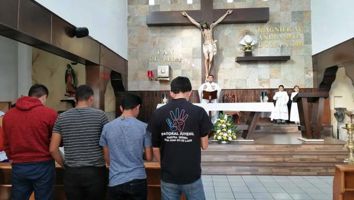 Elevan oración por la salud del Padre Felipe