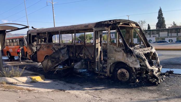 Ruta 7A se reduce a cenizas tras incendio en Saltillo