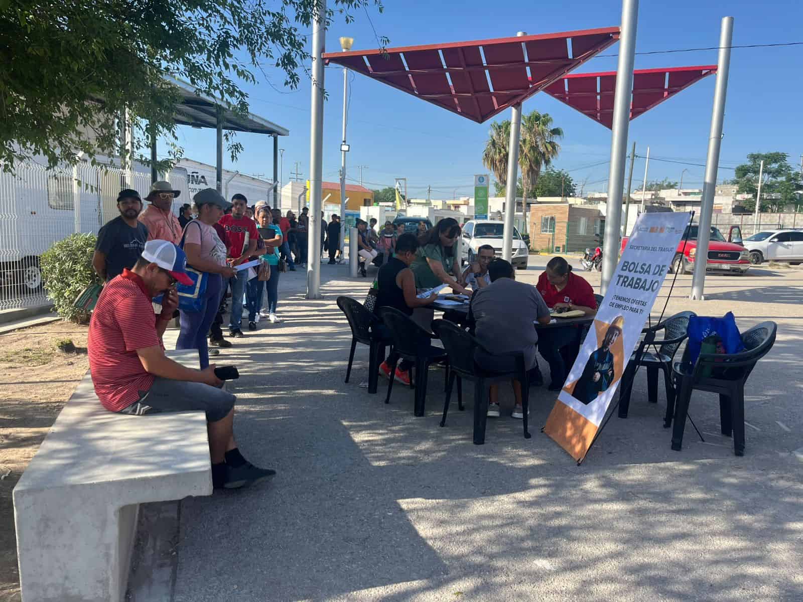 Realizan jornada de empleo en Altos de Santa Teresa de Acuña