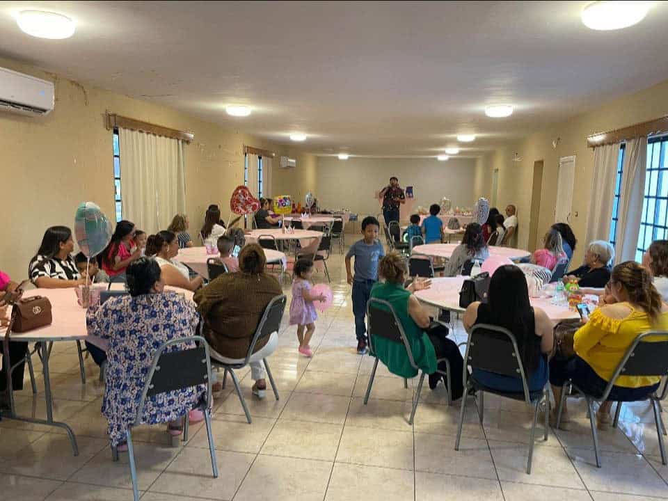 Celebran a mamás altruistas del grupo Restaurando Amor en Nava