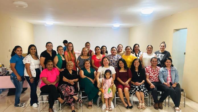 Celebran a mamás altruistas del grupo Restaurando Amor en Nava