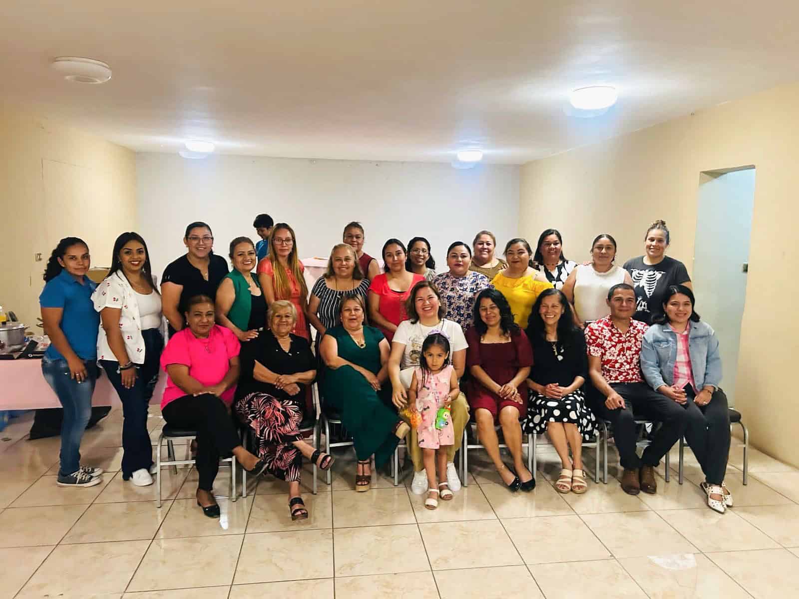 Celebran a mamás altruistas del grupo Restaurando Amor en Nava