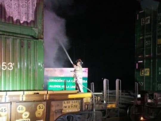 Incendian vagón de tren tras intento de saqueo