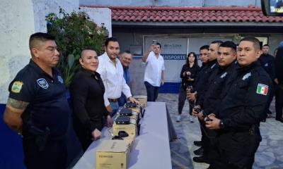 Monclova refuerza seguridad: entregan radios digitales a policías municipales