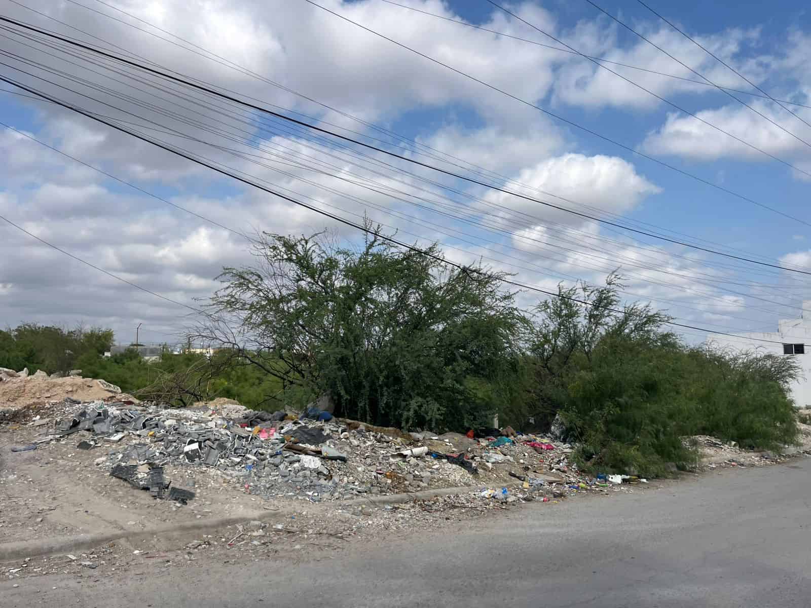 La voz en tu colonia: Total abandono en Altos de Santa Teresa de Ciudad Acuña