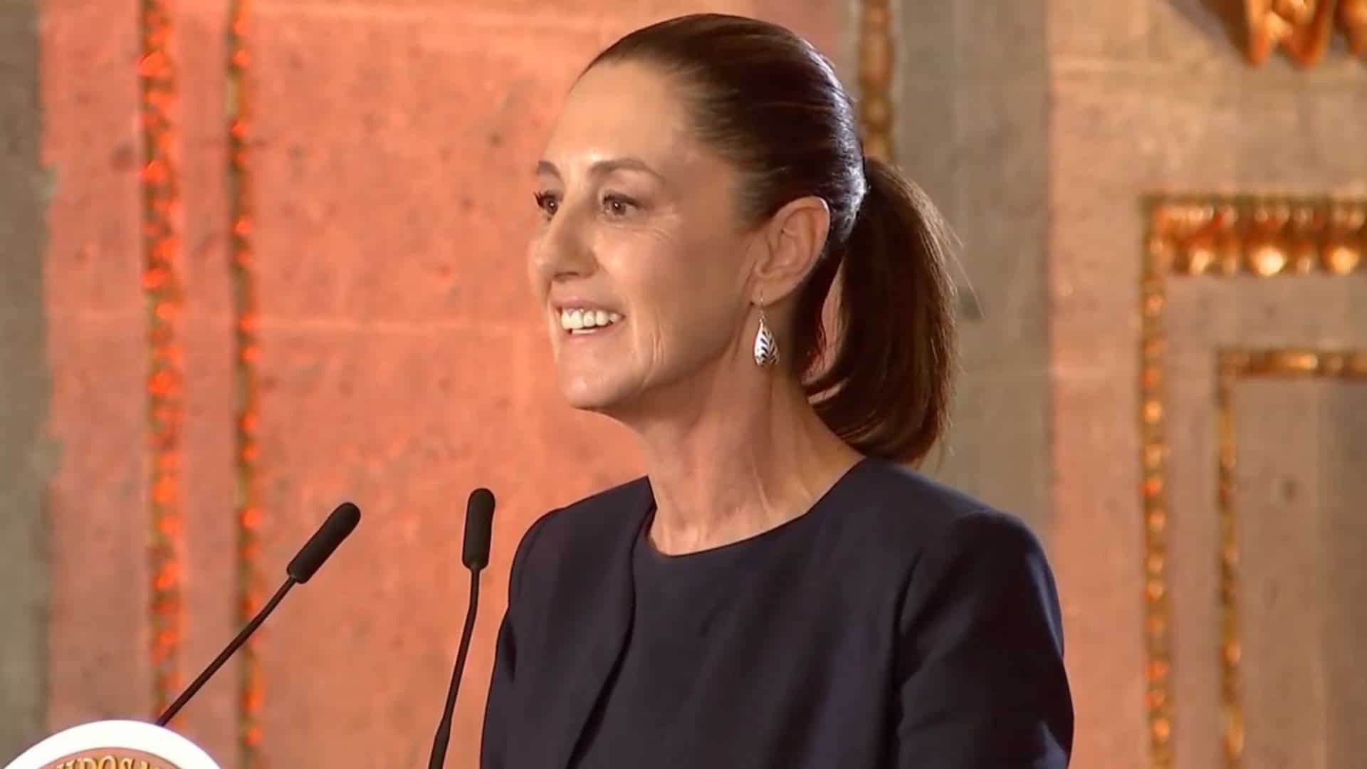 Sheinbaum anuncia aumento salarial y más vacaciones para maestros en México