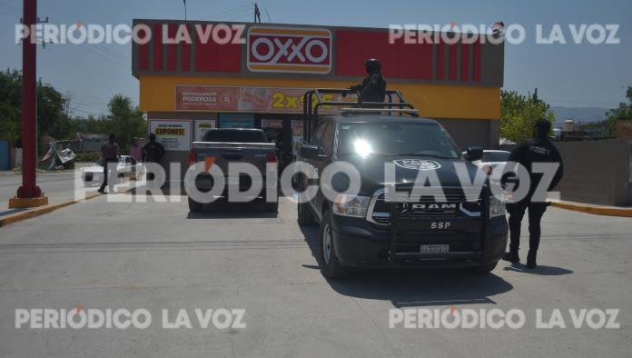Asaltan tienda en Monclova con machete; delincuente escapa y deja el arma blanca