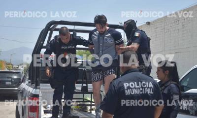 Abogado es detenido por amenazar a su familia y golpear a una oficial en Monclova