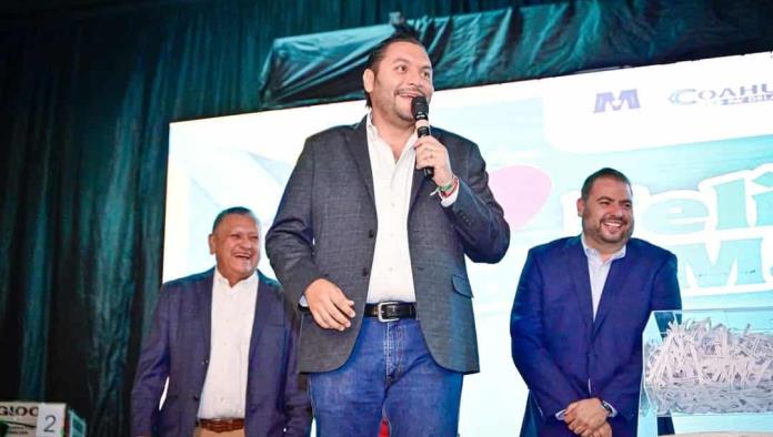 Carlos Villarreal anuncia entrega de minisplits a escuelas a partir de agosto