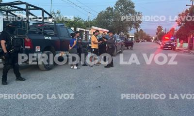 Mujer y su hija son atacadas a balinazos en Monclova; el casco les salva la vida