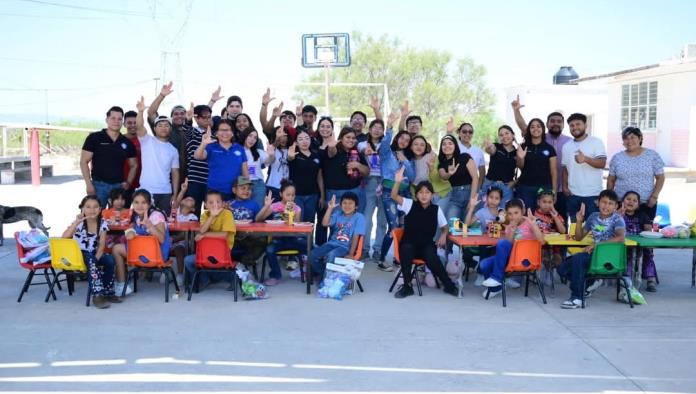 Lobos en Acción llevan juguetes y alegría a niños del ejido Acámbaro