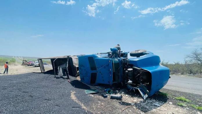 Vuelca Tractocamión en Autopista Allende–Nueva Rosita