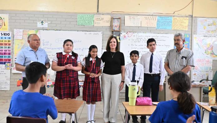 Felicita alcaldesa a alumnos de Frontera que avanzan en Olimpiada del Conocimiento
