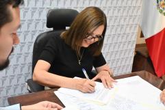Frontera avanza en regularización de lotes y servicios en Villas del Desierto