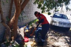 Indigente en Frontera rechaza albergue pese a ola de calor; autoridades piden apoyo