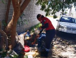 Indigente en Frontera rechaza albergue pese a ola de calor; autoridades piden apoyo