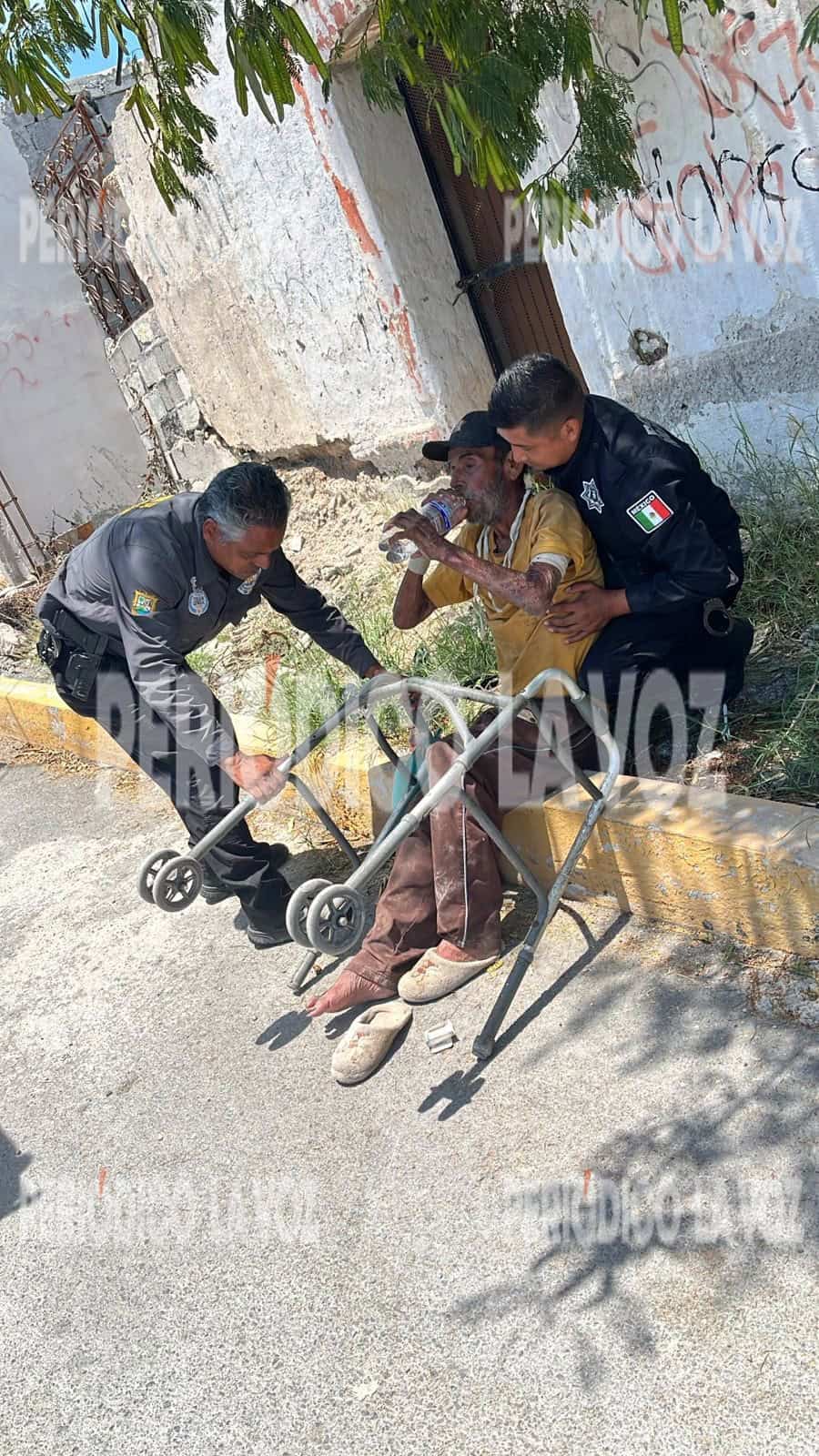 Adulto mayor con fractura de cadera no pudo ser trasladado por falta de equipo médico