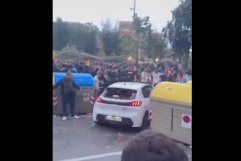 Conductora queda libre tras atropellar a 17 personas en Barcelona