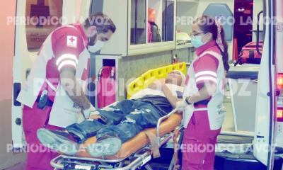 Tres menores resultan lesionados tras derrapar en motocicleta a exceso de velocidad