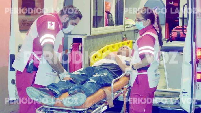 Tres menores resultan lesionados tras derrapar en motocicleta a exceso de velocidad