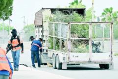 Reparten hidrantes y hielo a empleados