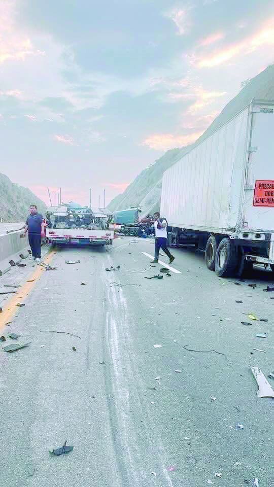 Cierra accidente la Monterrey-Saltillo Cierra accidente la Monterrey-Saltillo
