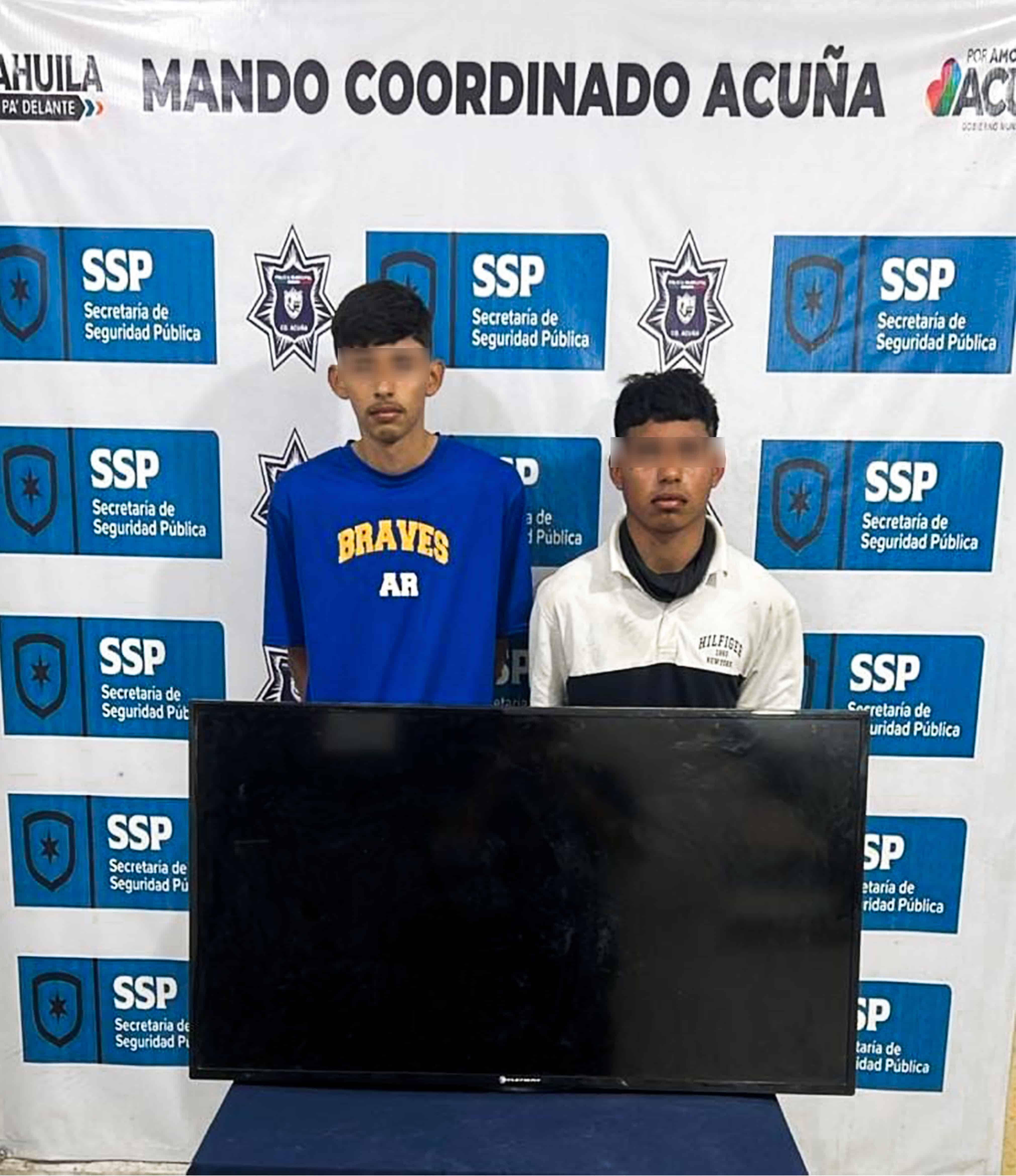 Detienen a dos jóvenes por robo a casa habitación en Ciudad Acuña