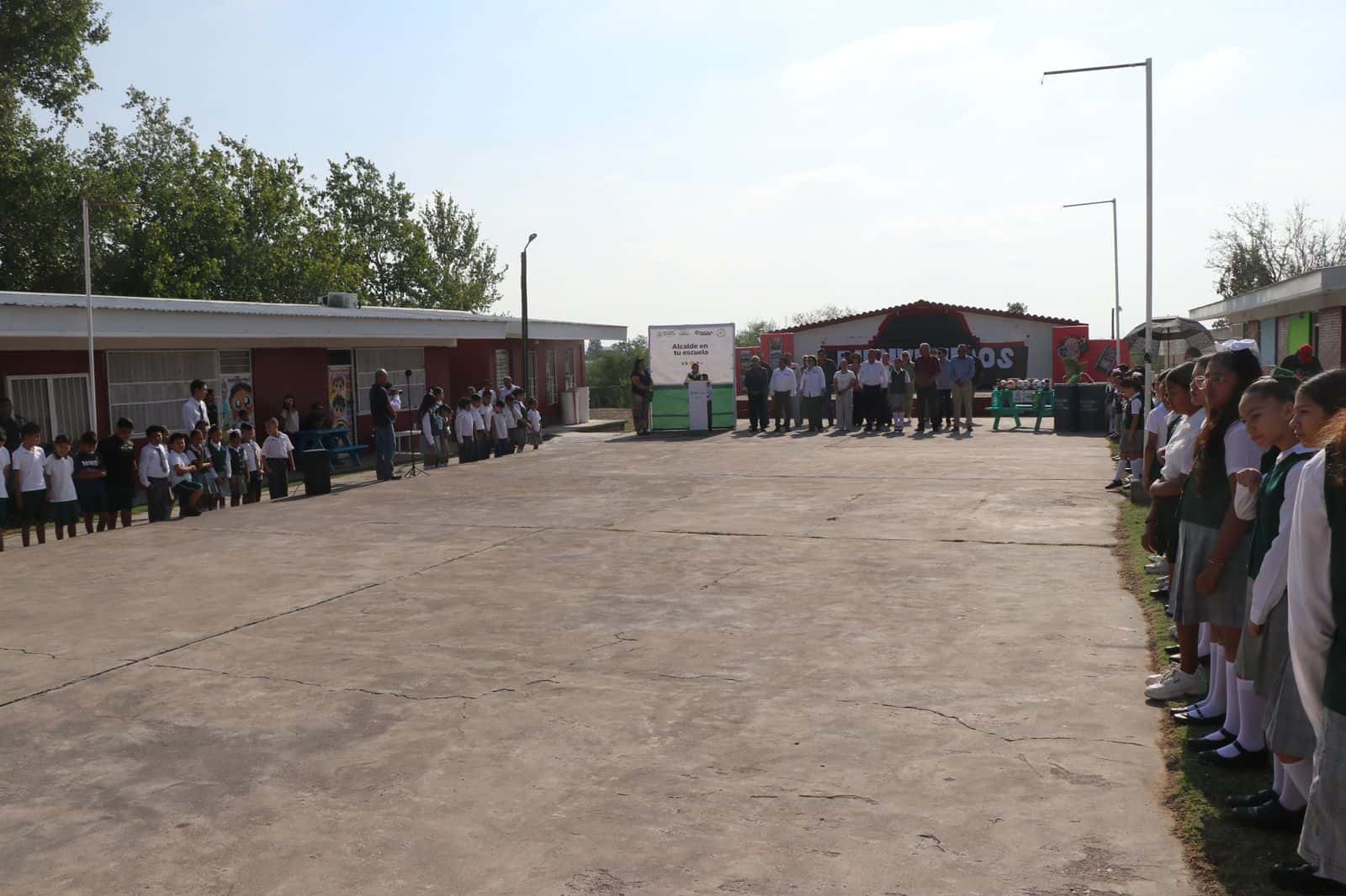 Óscar Ríos anuncia techumbre en escuela Cuauhtémoc de Nueva Rosita