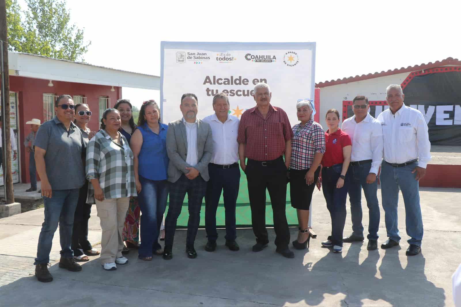 Óscar Ríos anuncia techumbre en escuela Cuauhtémoc de Nueva Rosita