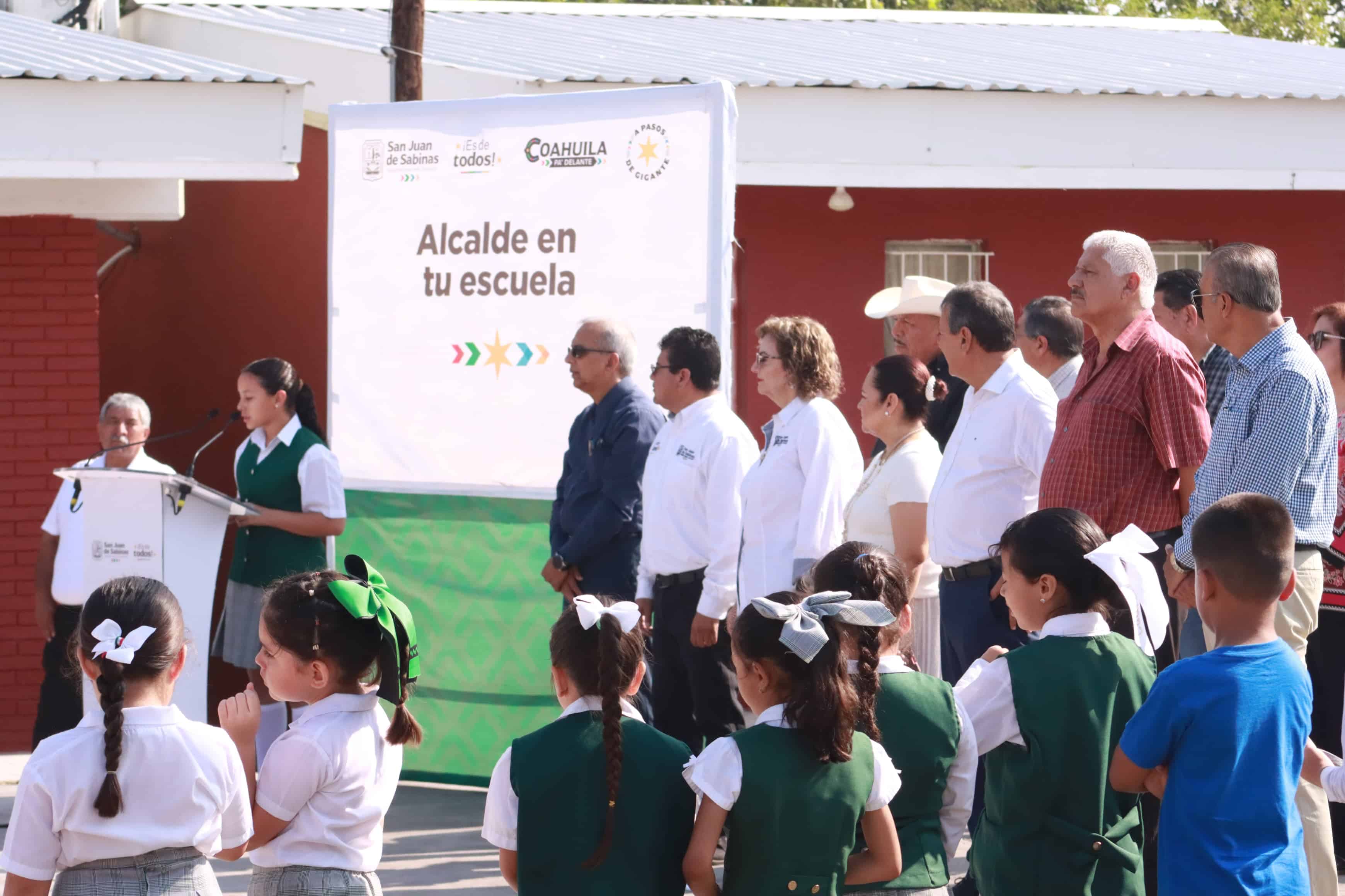 Óscar Ríos anuncia techumbre en escuela Cuauhtémoc de Nueva Rosita