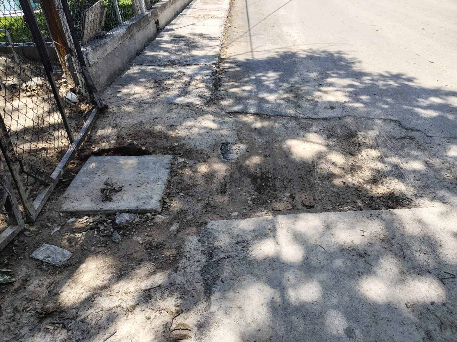 Vecinos del Centro de Nava exigen soluciones: Calles destrozadas y basura sin control