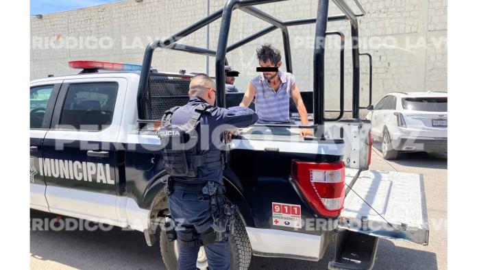 Detienen a hombre por alterar el orden en La Fayuca del centro de Monclova