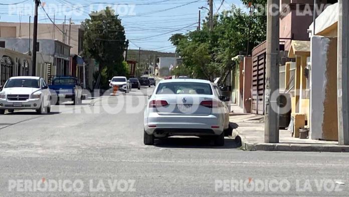 Motociclista sufre lesiones leves tras choque contra auto en colonia Obrera Sur