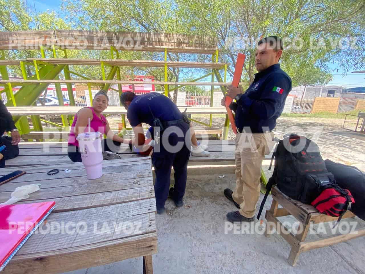 Niño de 9 años cae de un árbol durante el recreo en primaria de Monclova