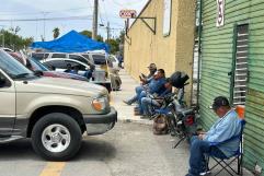 Continúa manifestación de personal de Obras Públicas en Piedras Negras.