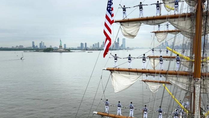 Buque escuela Cuauhtémoc era piloteado por un americano; Semar