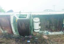 Volcadura cerca de la UTRC deja lesionado a conductor en carretera estatal 53