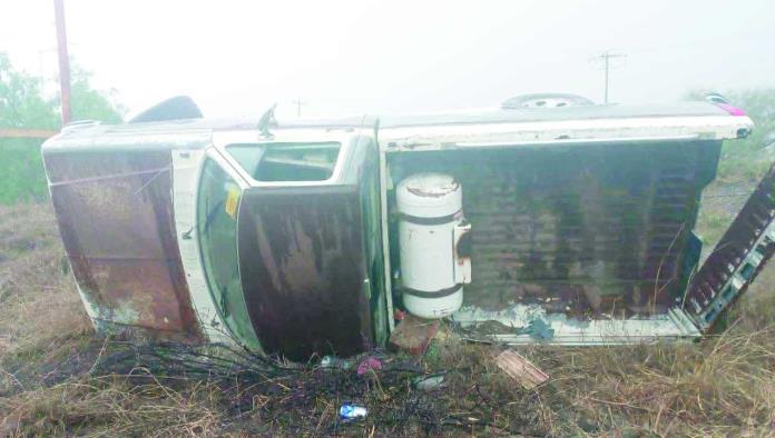 Volcadura cerca de la UTRC deja lesionado a conductor en carretera estatal 53