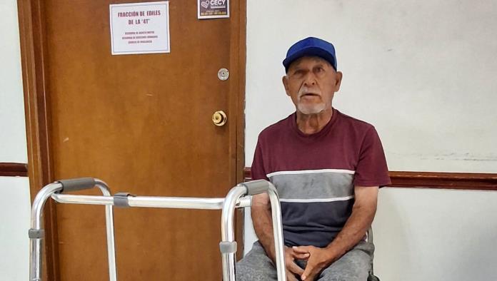 Abuelito pierde pensión y visa en taxi de Radio Taxímetro; chofer se niega a devolverla