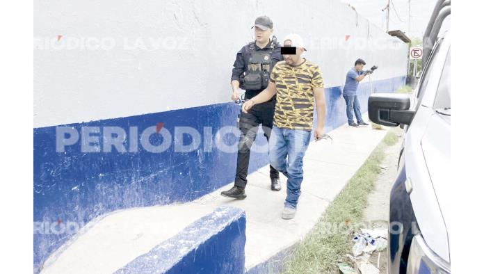 Detienen a hombre por merodear casas en colonia Del Río tras denuncia vecinal