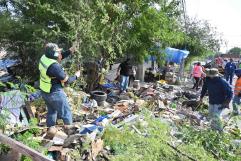 Retiran 20 toneladas de basura y desechos de vivienda en colonia Bellavista, Frontera