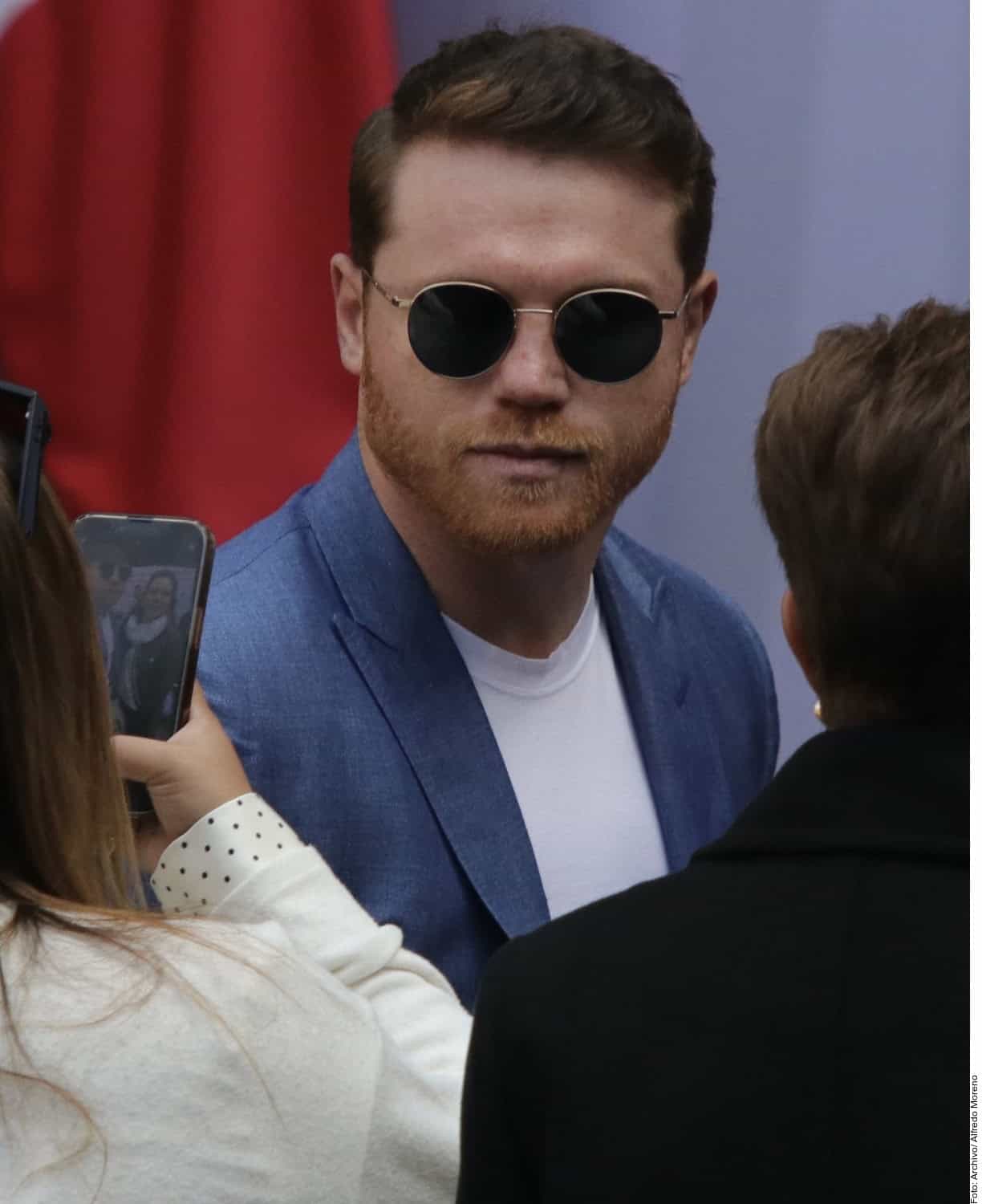 Jake Paul acusa que Canelo fue amenazado con perder $300 MDD si peleaba con él