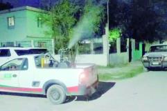 Refuerzan fumigaciones en colonias de Sabinas para prevenir casos de dengue