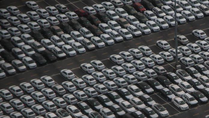 Estados Unidos reduce aranceles a los autos hechos en México